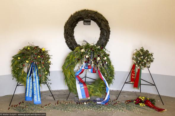 Советский военный мемориал в Шёнхольцер Хайде, Берлин