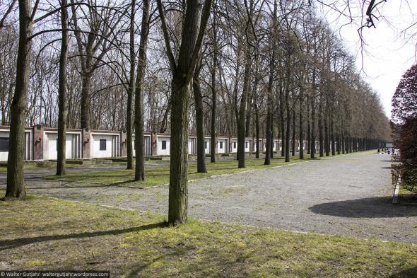 Советский военный мемориал в Шёнхольцер Хайде, Берлин