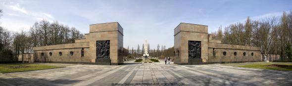 Советский военный мемориал в Шёнхольцер Хайде, Берлин