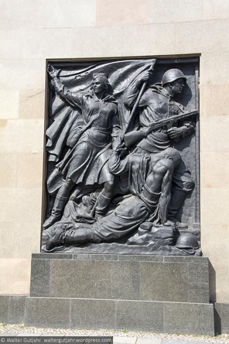 Советский военный мемориал в Шёнхольцер Хайде, Берлин