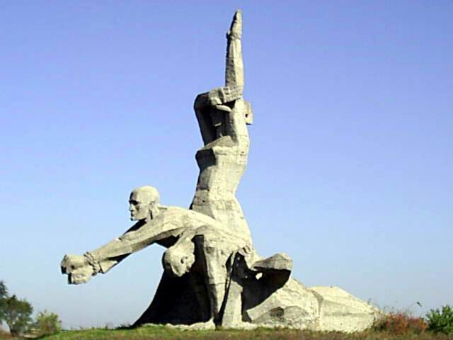 Трагедия Змиевки. Десятки тысяч советских людей были уничтожены на окраине Ростова () Трагедия Змиевки. Десятки тысяч советских людей были уничтожены на окраине Ростова