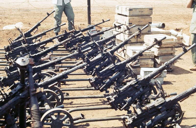 Вьетконг. Выставка трофеев. () Вьетконг. Выставка трофеев.