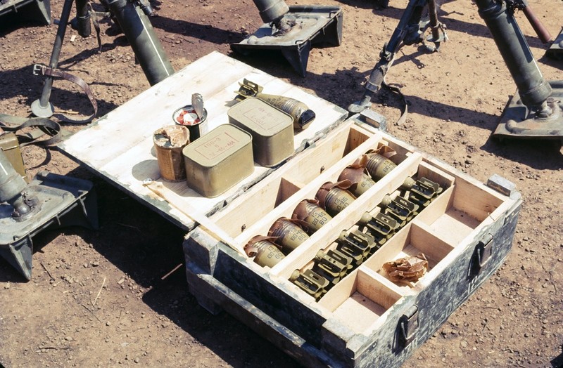 Вьетконг. Выставка трофеев. () Вьетконг. Выставка трофеев.