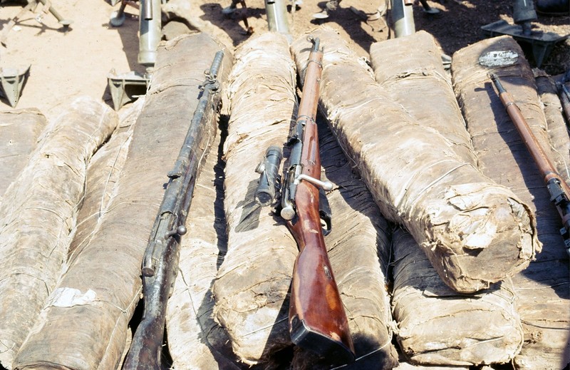 Вьетконг. Выставка трофеев. () Вьетконг. Выставка трофеев.