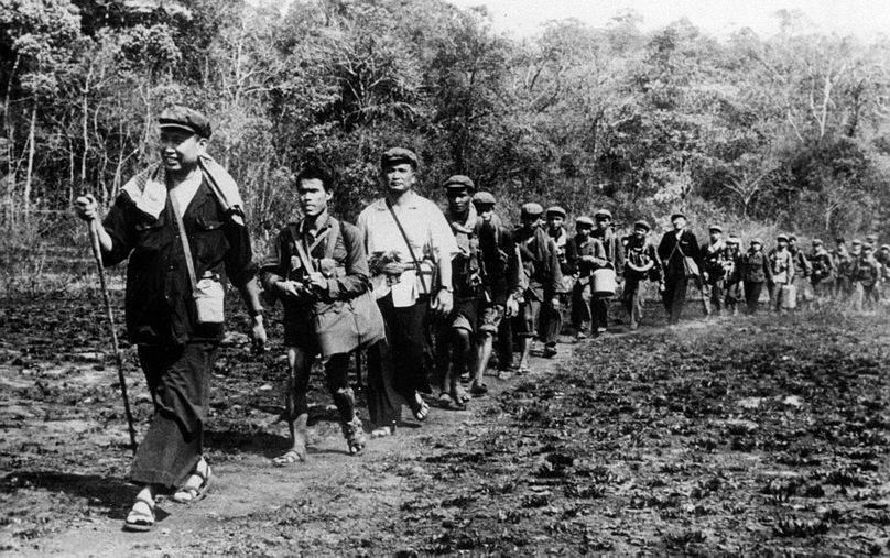 Борьба с тунеядством в разных странах () Борьба с тунеядством в разных странах