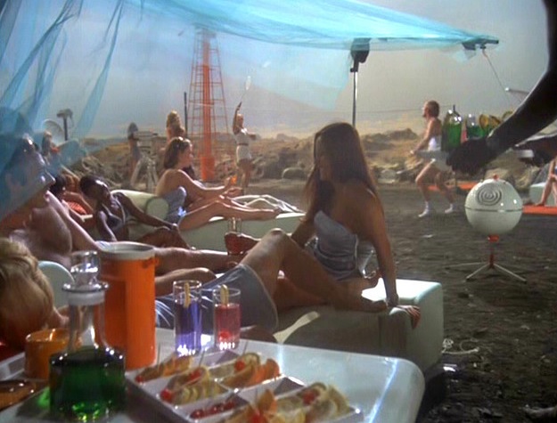 Духовные скрепы середины ХХ века: страх перед женщинами и крушением семьи () Духовные скрепы середины ХХ века: страх перед женщинами и крушением семьи