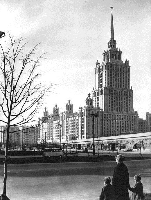 Гостиницы, пережившие века () Гостиницы, пережившие века