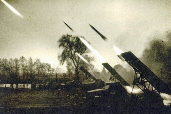 Из "Катюши" - по танкам! () Из "Катюши" - по танкам!