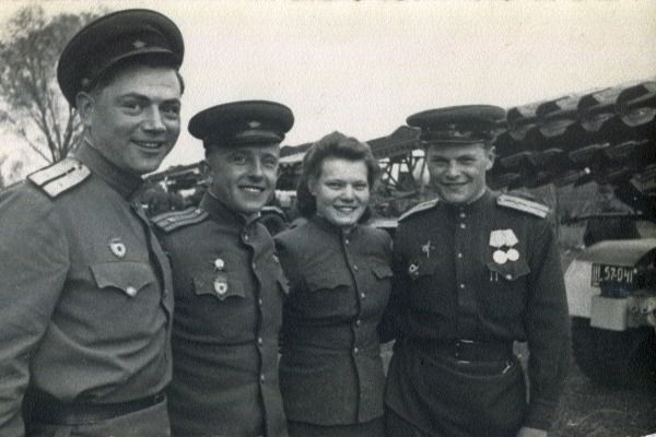 Из "Катюши" - по танкам! () Из "Катюши" - по танкам!