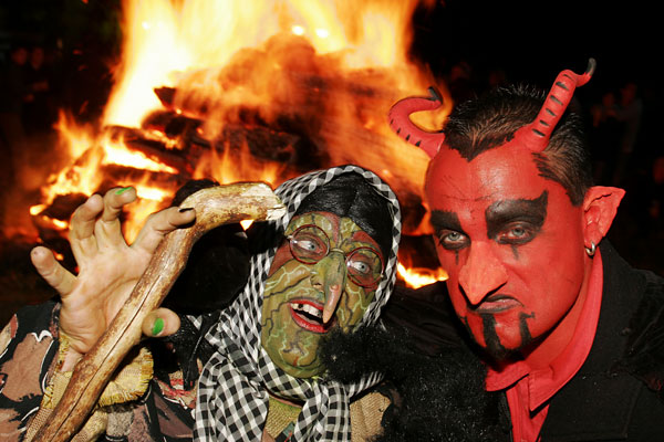 Майские праздники в разных странах мира () Майские праздники в разных странах мира