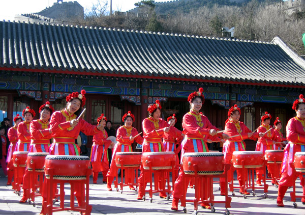 Майские праздники в разных странах мира () Майские праздники в разных странах мира