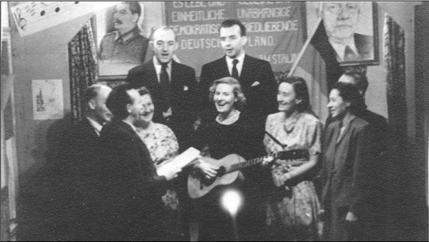 Пленный немецкий инженер Вальтер Хасс о жизни в СССР конца 1940-х () Пленный немецкий инженер Вальтер Хасс о жизни в СССР конца 1940-х