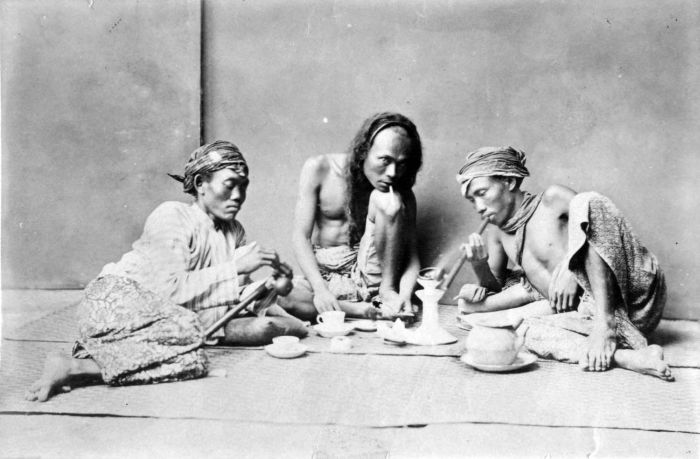 Почем опиум для народа? (18+) () Почем опиум для народа? (18+)