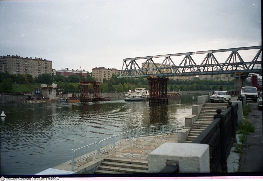 Прогулка по Москве 1996 года () Прогулка по Москве 1996 года