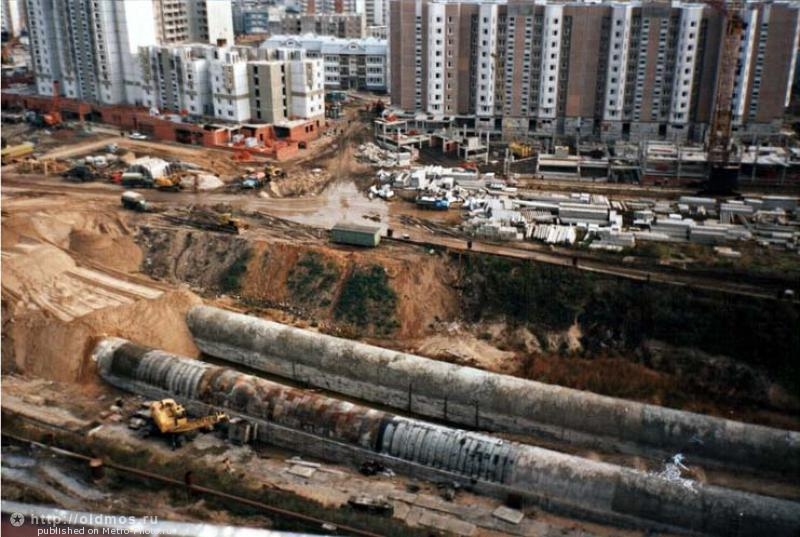 Прогулка по Москве 1996 года () Прогулка по Москве 1996 года