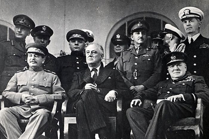 Репарации по итогам Второй мировой войны. Щедрый жест Сталина () Репарации по итогам Второй мировой войны. Щедрый жест Сталина