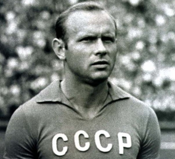 Тренер сборной СССР по футболу: Константин Бесков, в галерее «Дилетанта» () Тренер сборной СССР по футболу: Константин Бесков, в галерее «Дилетанта»