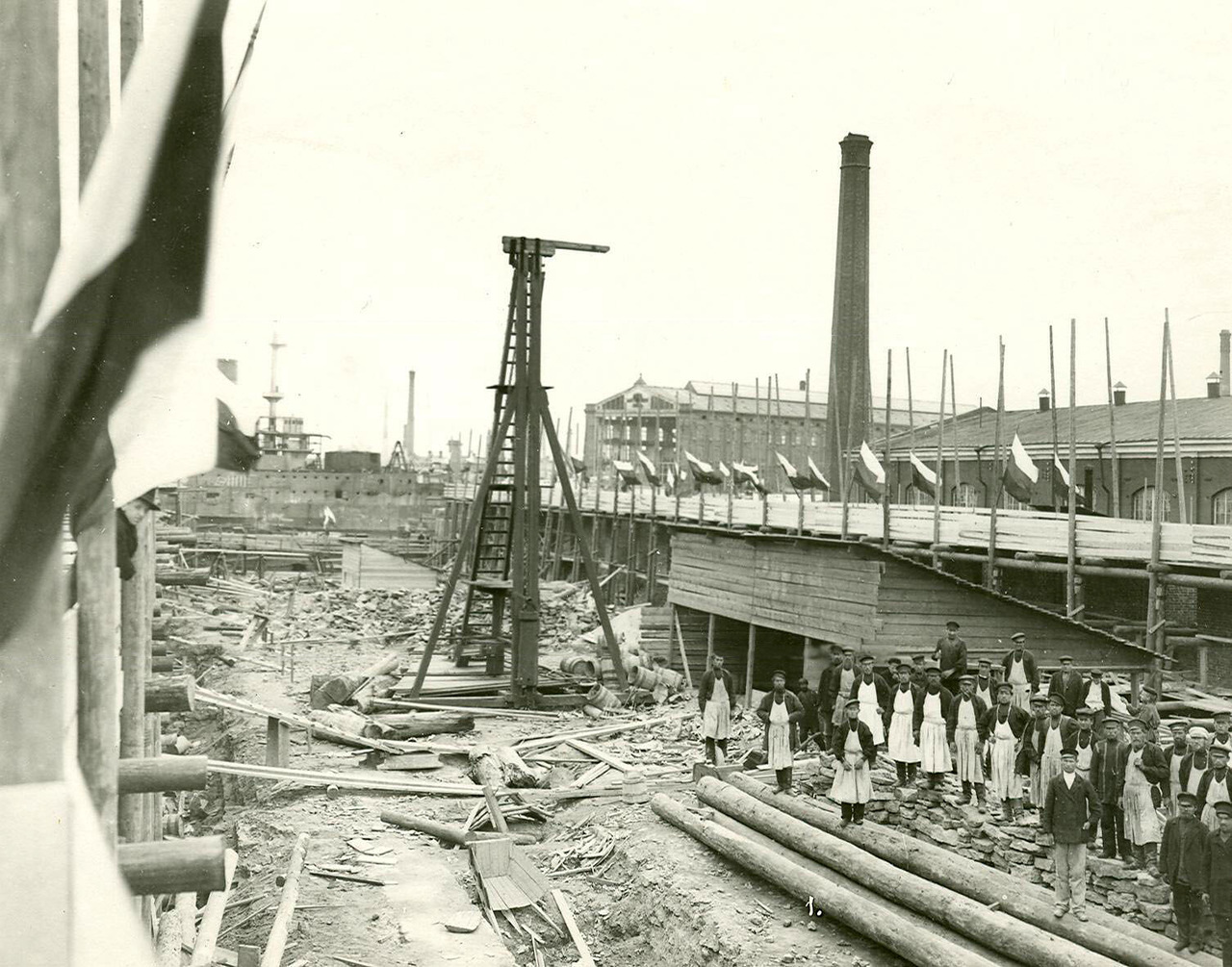 Дореволюционные фотографии Балтийского судостроительного завода () Дореволюционные фотографии Балтийского судостроительного завода