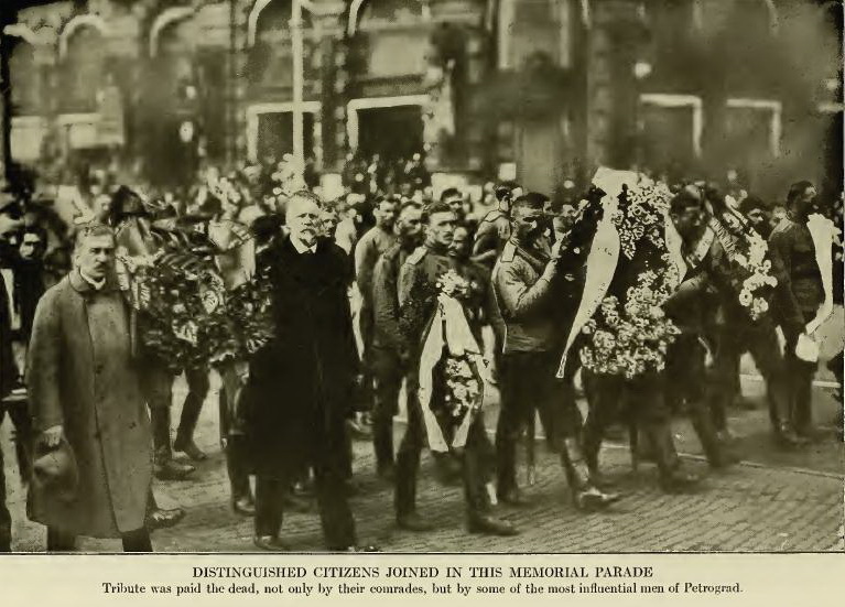 Фотографии Петрограда весны-лета 1917 года, сделанные Дональдом Томпсоном () Фотографии Петрограда весны-лета 1917 года, сделанные Дональдом Томпсоном