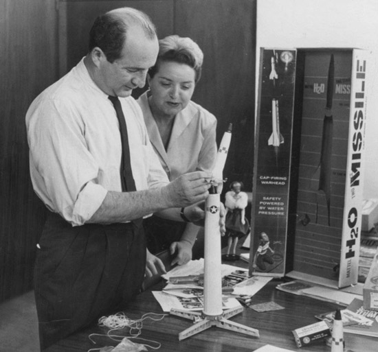 История появления игрушек и самые известные игрушечные магазины () История появления игрушек и самые известные игрушечные магазины