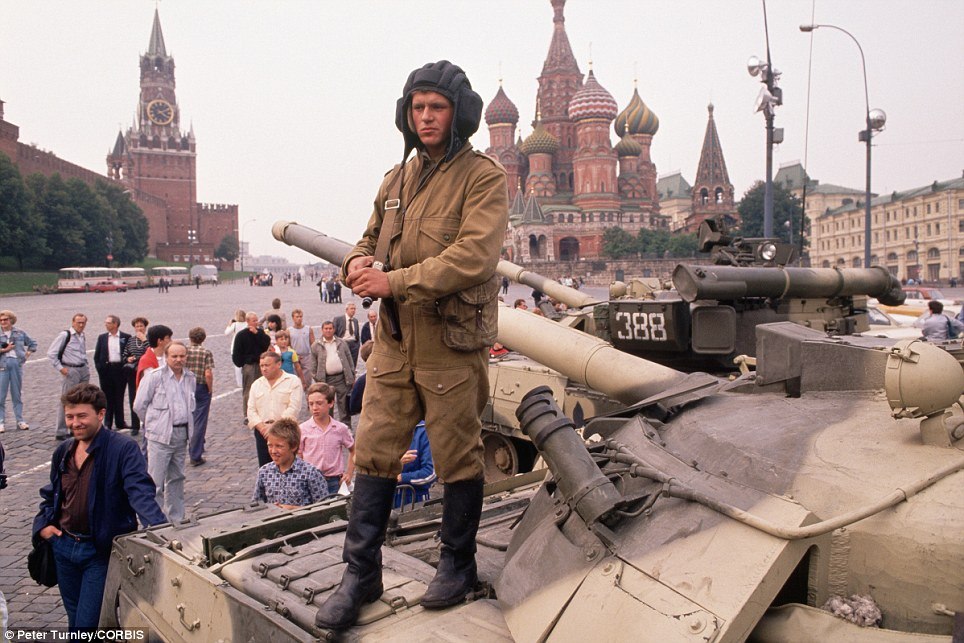 «Эу, ты сам с какого района?». вспоминаем москву 90-х