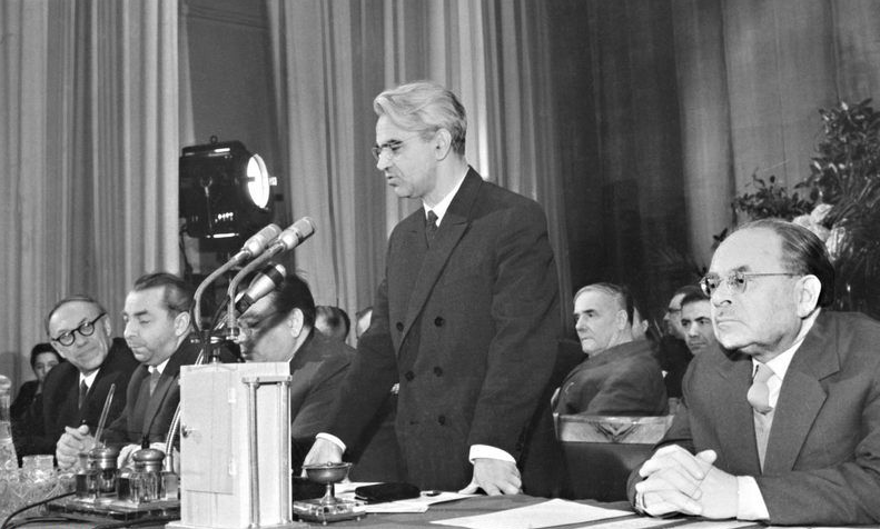 Он был идеологом советской космической программы () Он был идеологом советской космической программы