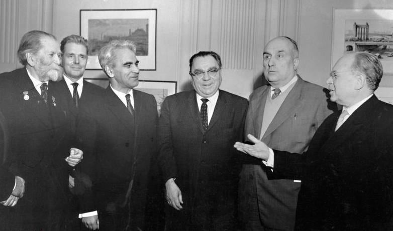 Он был идеологом советской космической программы () Он был идеологом советской космической программы