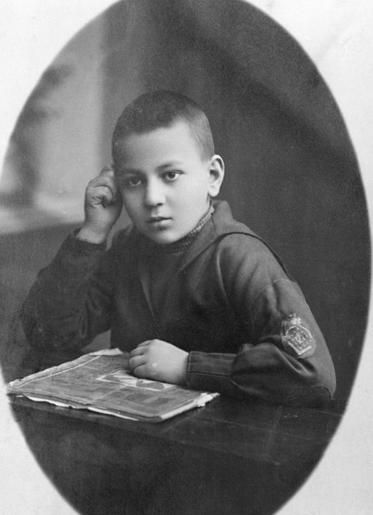 Он был идеологом советской космической программы () Он был идеологом советской космической программы