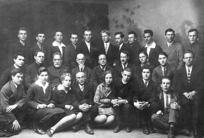 Он был идеологом советской космической программы () Он был идеологом советской космической программы