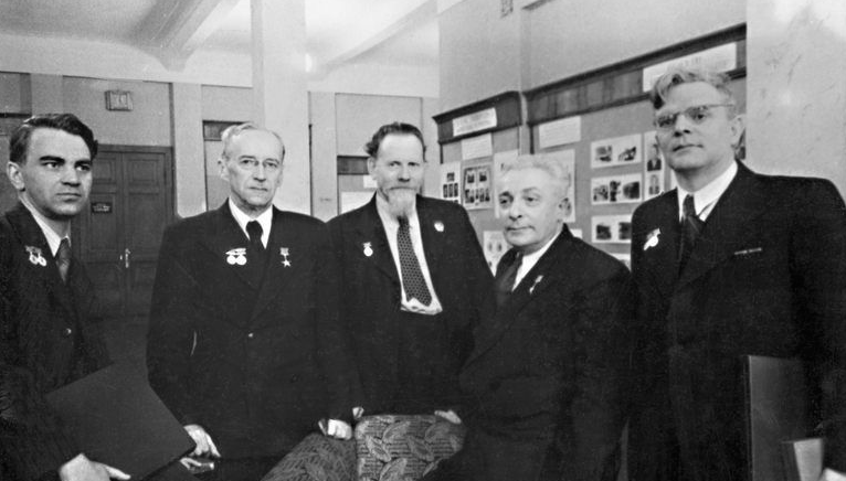 Он был идеологом советской космической программы () Он был идеологом советской космической программы