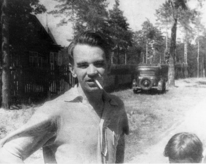 Он был идеологом советской космической программы () Он был идеологом советской космической программы