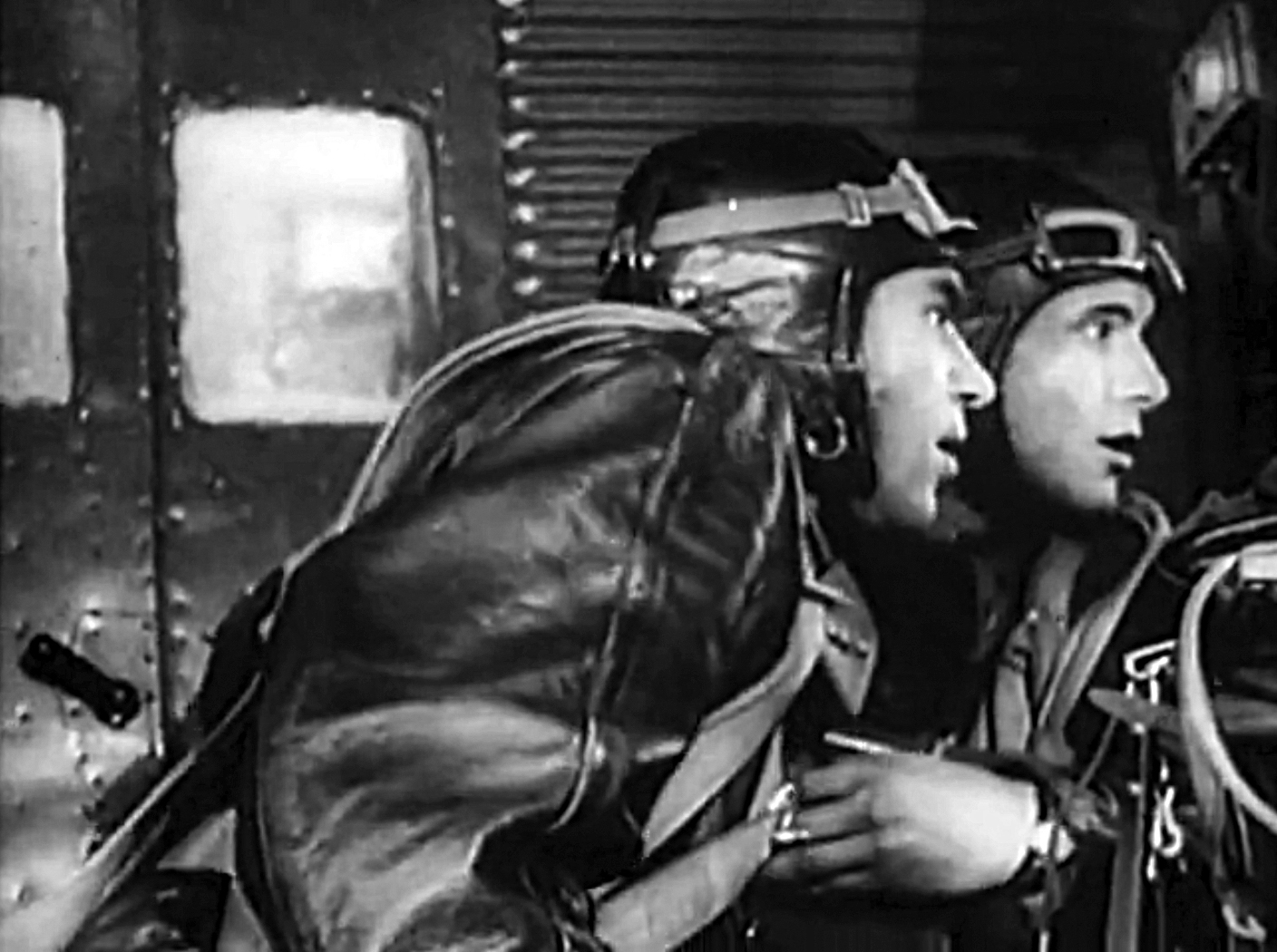 ПЕРВЫЙ УДАР () ПЕРВЫЙ УДАР