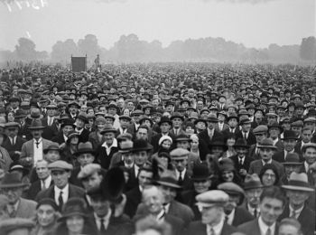 Приказано «не ворошить историю» () Приказано «не ворошить историю»