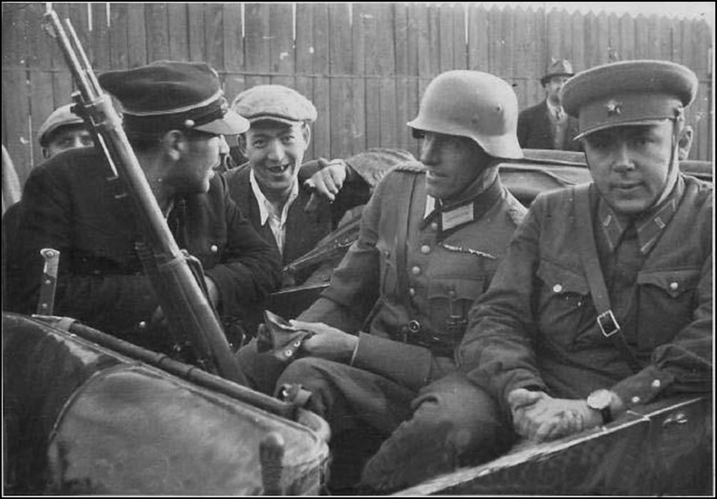 Присоединение Западной Украины и Западной Белоруссии к СССР в 1939 г. Фотографии () Присоединение Западной Украины и Западной Белоруссии к СССР в 1939 г. Фотографии