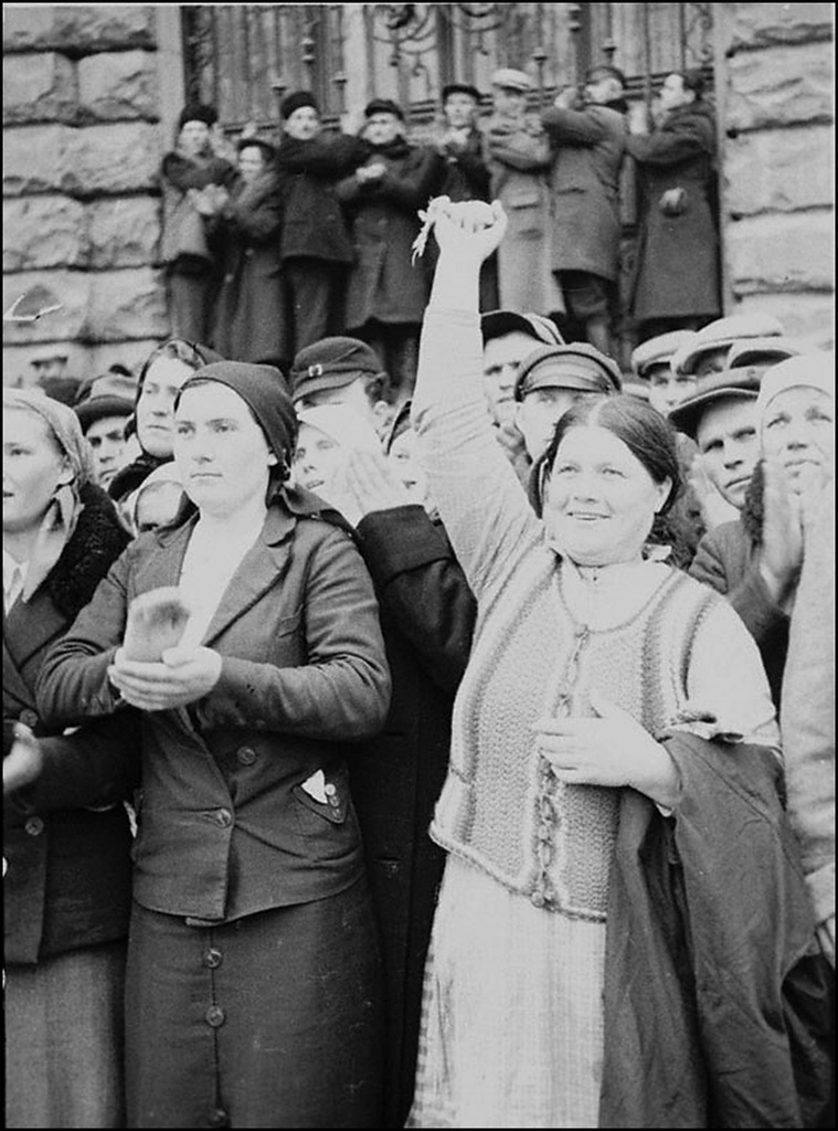 Присоединение Западной Украины и Западной Белоруссии к СССР в 1939 г. Фотографии () Присоединение Западной Украины и Западной Белоруссии к СССР в 1939 г. Фотографии