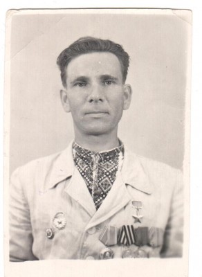 Судьба вымышленного «красного героя» Амозова () Судьба вымышленного «красного героя» Амозова