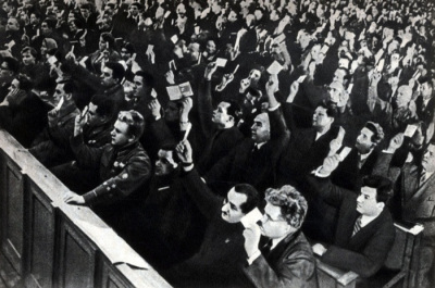 В исполнении автора