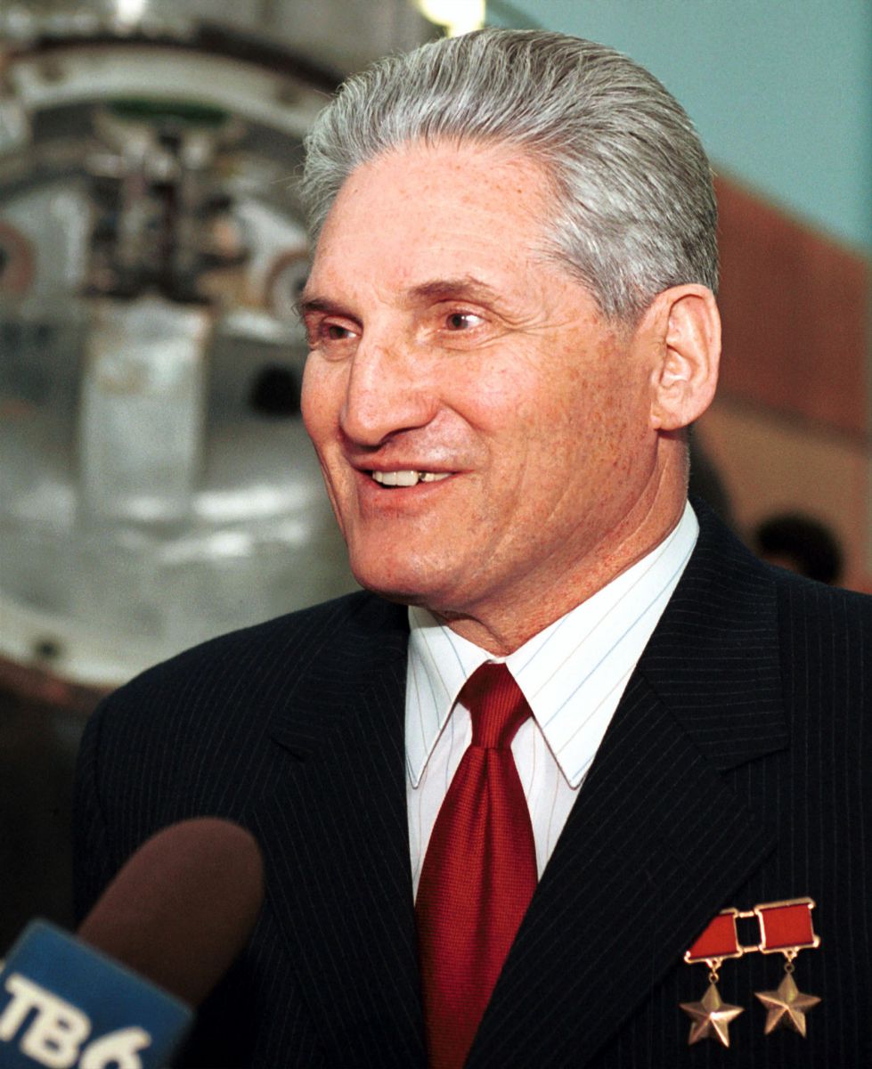 Звездная болезнь () Звездная болезнь