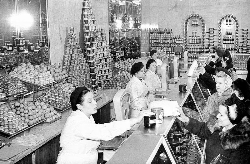 «Цены на продукты в СССР в 3-5 раз выше, чем в США и Европе» () «Цены на продукты в СССР в 3-5 раз выше, чем в США и Европе»