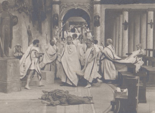 Гаю Юлию Цезарю исполнилось бы 2115 лет, доживи он до нашего времени