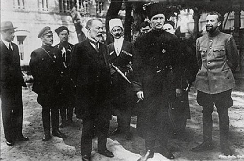 Гетман Скоропадский: «Мы все русские люди!» () Гетман Скоропадский: «Мы все русские люди!»