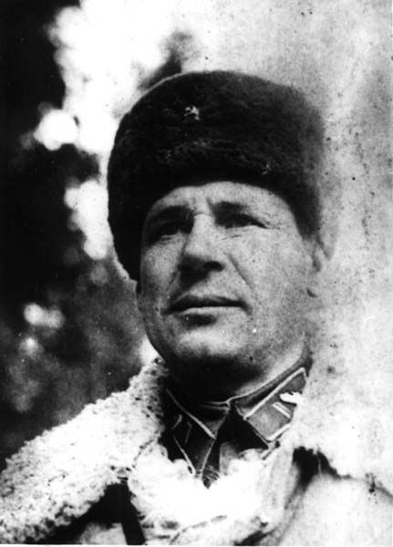 Неравные танковые дуэли (часть 2) Т-34 против 12 «Тигров» Неравные танковые дуэли (часть 2) Т-34 против 12 «Тигров»