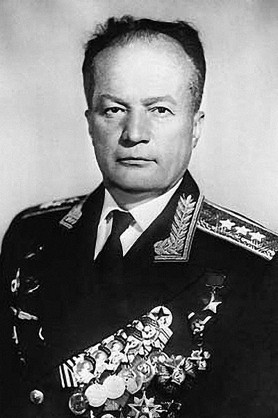 Семеро смелых: первые Герои Советского Союза Семеро смелых: первые Герои Советского Союза