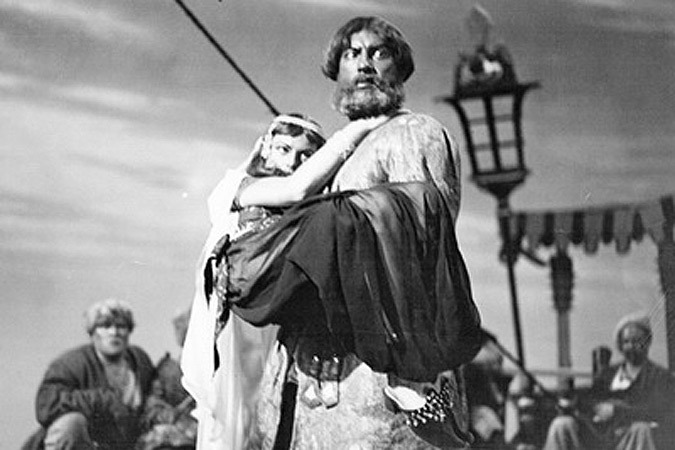 Сто лет назад на Тверской столичная богема смотрела мелодрамы и лузгала семечки