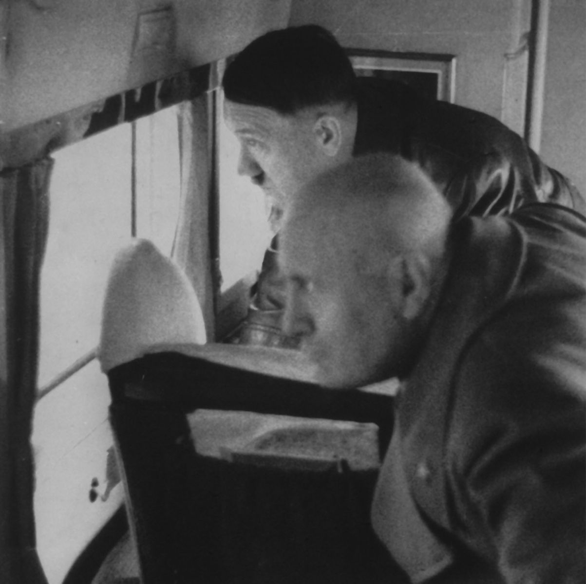 Бенито Муссолини: САМЫЙ ГУМАННЫЙ ДИКТАТОР () Бенито Муссолини: САМЫЙ ГУМАННЫЙ ДИКТАТОР