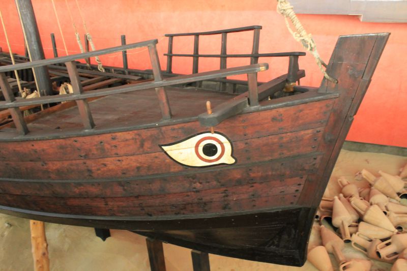 Древний корабль со дна моря () Древний корабль со дна моря