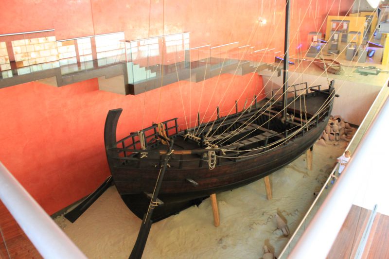 Древний корабль со дна моря () Древний корабль со дна моря