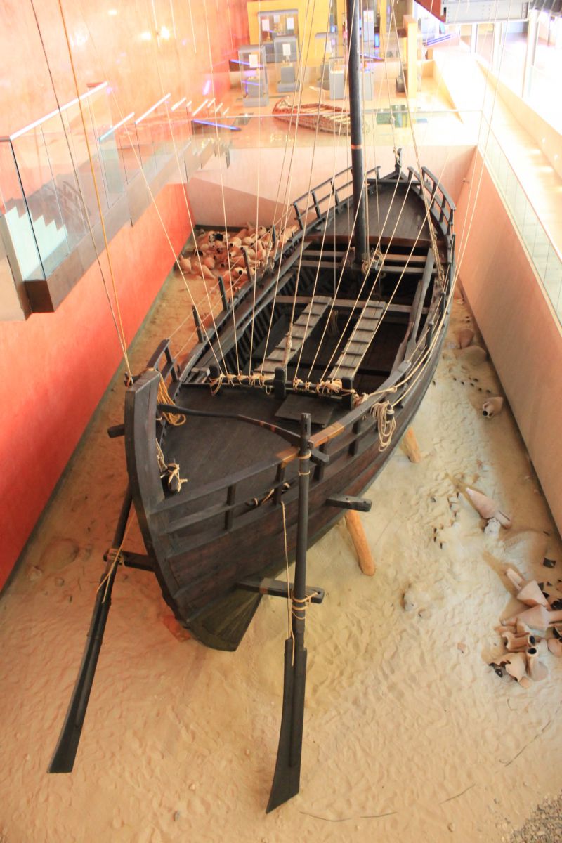 Древний корабль со дна моря () Древний корабль со дна моря