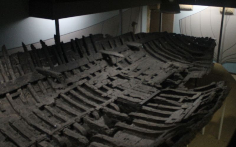 Древний корабль со дна моря () Древний корабль со дна моря