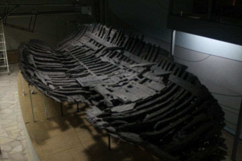 Древний корабль со дна моря () Древний корабль со дна моря